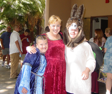 Mary Rings, Jessica, and Casey happy with the way the show went.